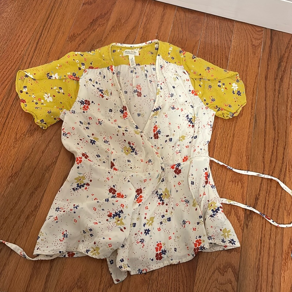 Adorable Anthropologie top!